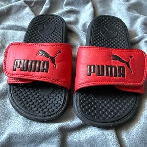 PUMA Black and Red Kids’Slide Sandals US 11 EUR 28 UK 10 CM 17